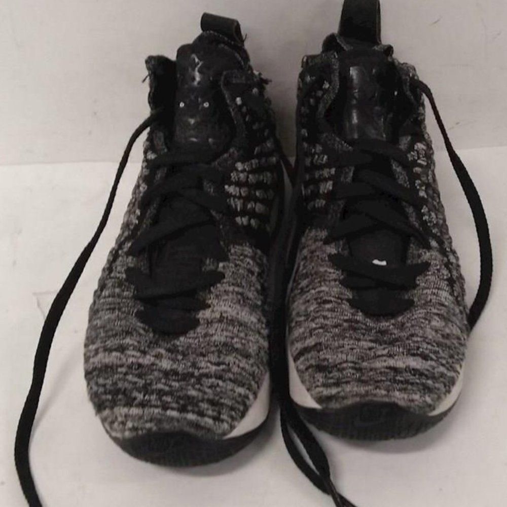 Nike LeBron 17 Oreo' Black White Size 7Y | Women’s size 8.5 [BQ5594-002]